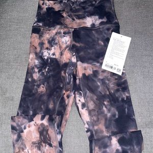 BNWT lululemon along crop 21